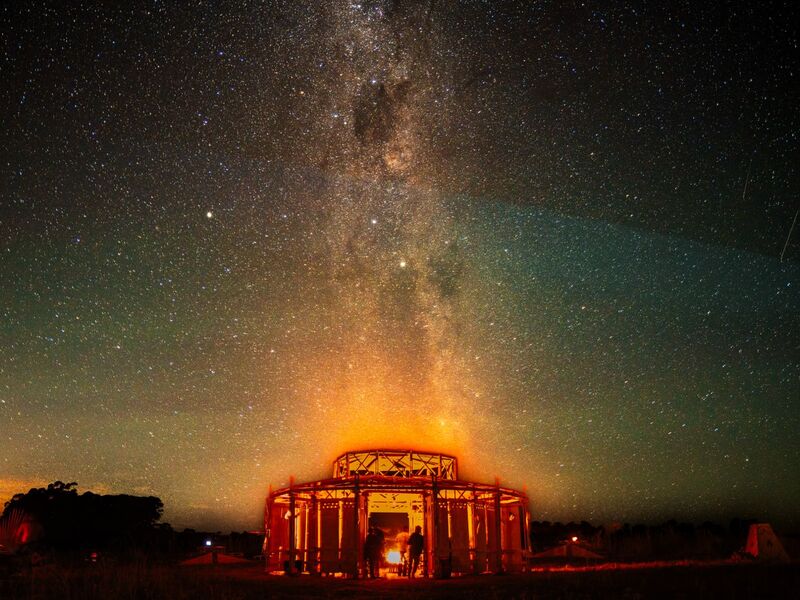 Via Lactea and Tholos Ignis aligned at Fuego Austral 2026