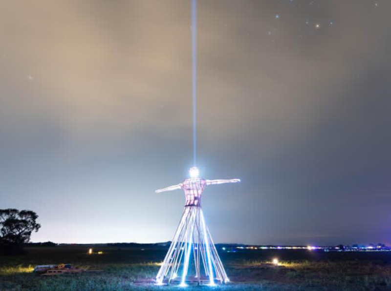 The Woman aligned with the Temple, Fuego Austral 2025